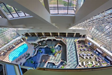 Hotels near St. Louis Airport .